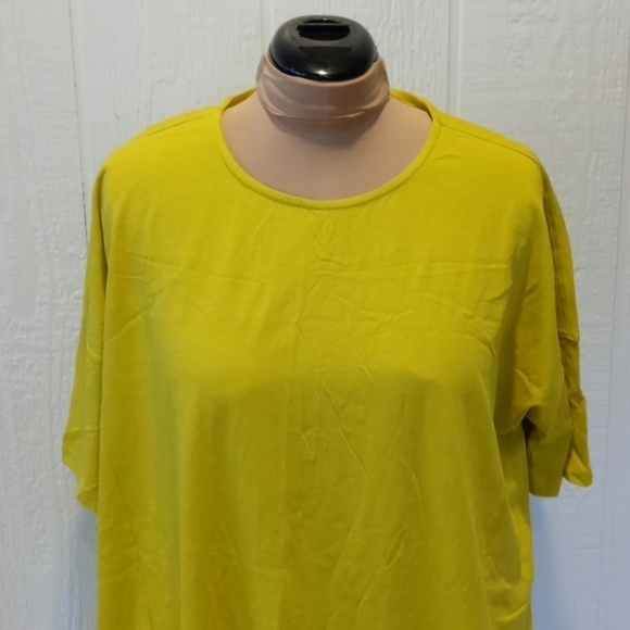 Helima by Helima tshirt lime green pit to pit 27" - Picture 3 of 8